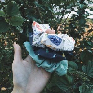 vegan / vegetarian hair scrunchie set